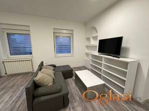 Odličan trosoban stan kod bulevara oslobodjenja!